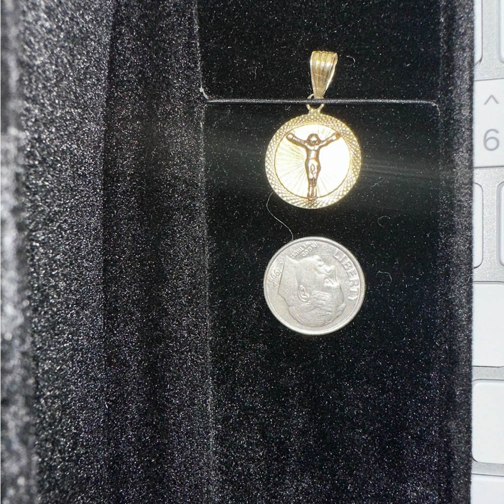 14 karat gold Jesus Pendant